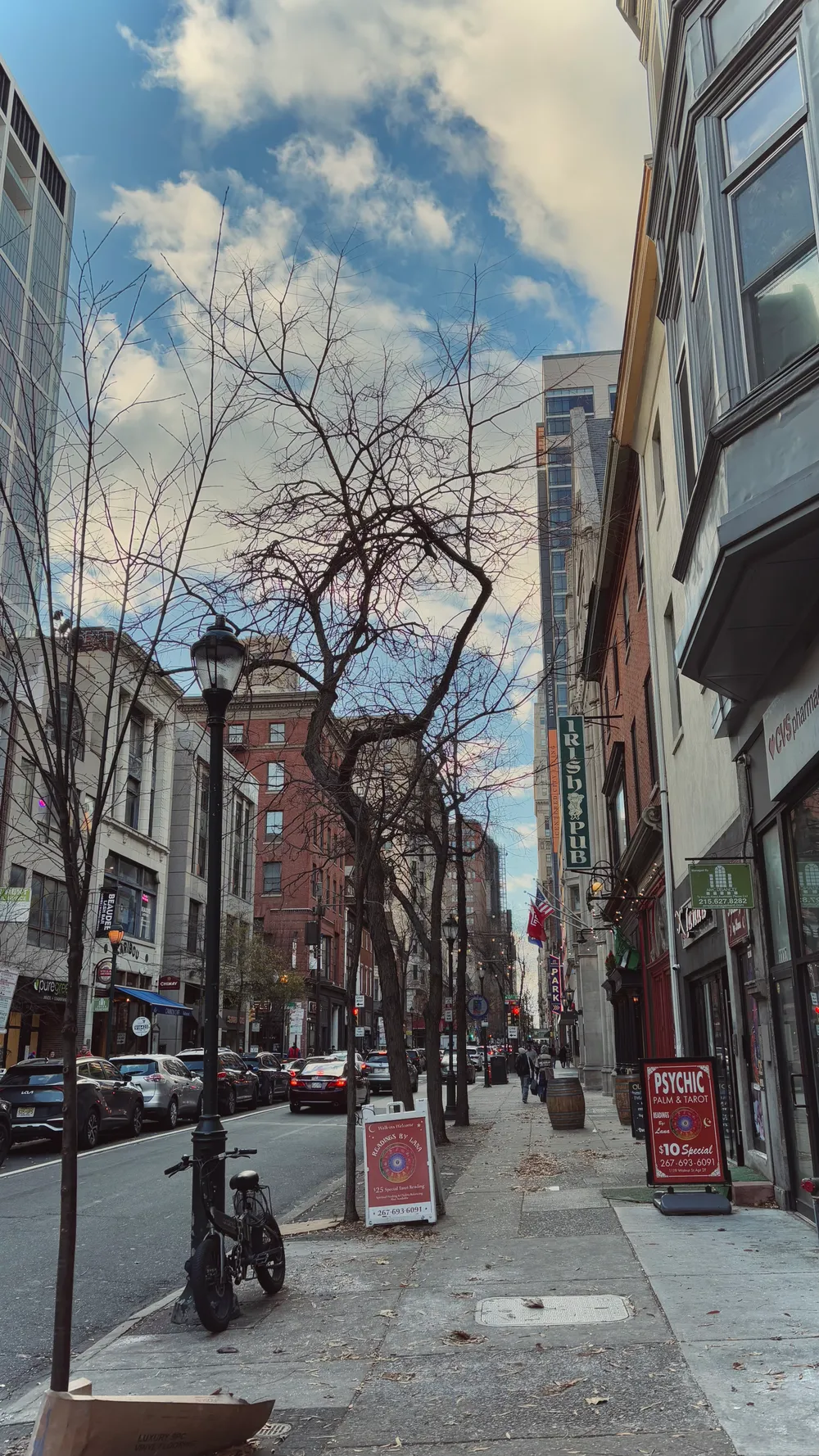 舊城區：獨立廳 / 自由鐘 / Betsy Ross House / Elfreth's Alley / 木匠廳 / Oh Brother Philly / The Franklin Fountain / 搭火車從費城前往紐約