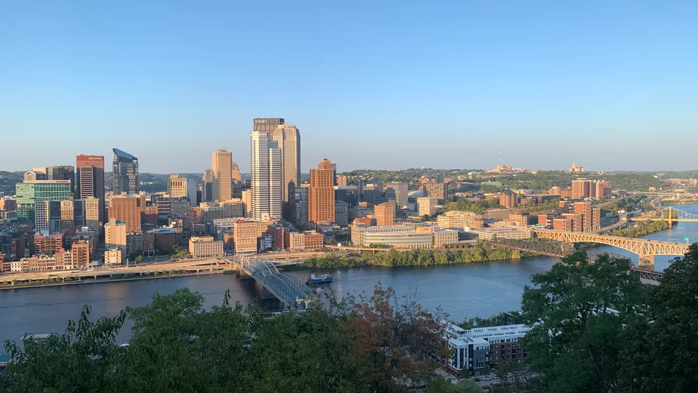 North Shore：National Aviary 國家鳥園・Wise County Biscuits & Cafe / MLB 球賽：Pittsburgh Pirates @PNC Park / Market Square & PPG Place Plaza / 巨大三明治 @Primanti Bros’ / 斜坡纜車・華盛頓山