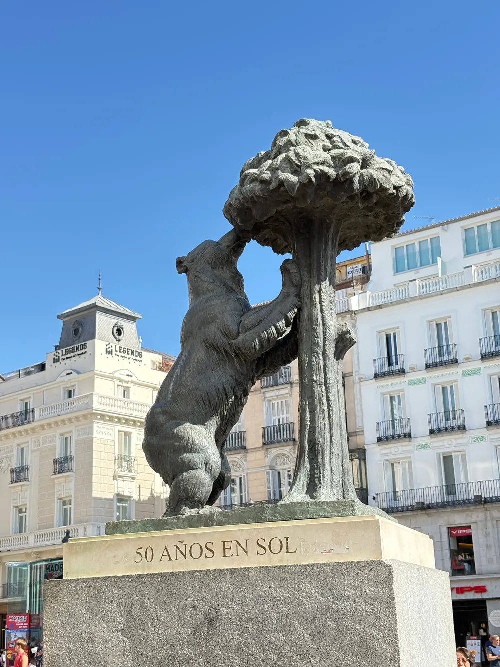 El Oso y el Madroño