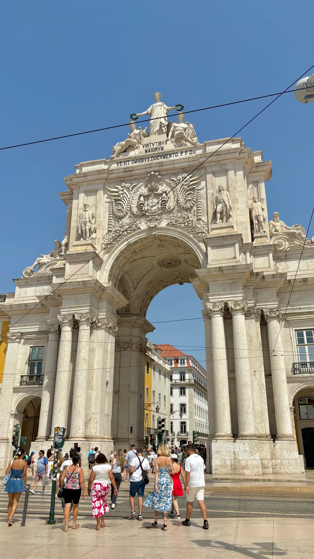 奧古斯塔街拱門