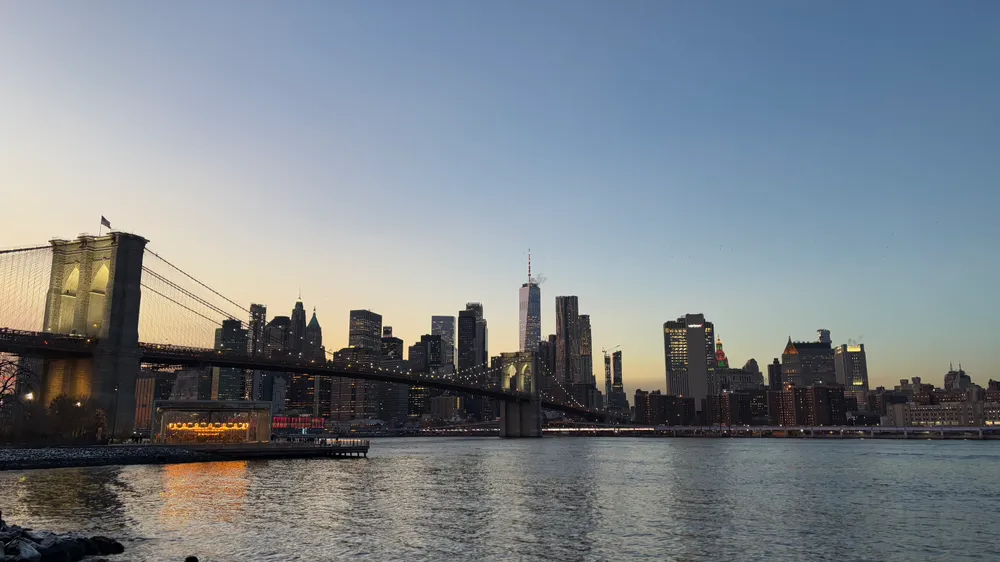 Manhattan Bridge Lookout